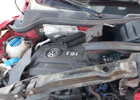 2014 Volkswagen Beetle 1.8T z USA, uszkodzony, nr VIN 3VWJ17ATXEM655576